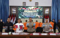 Jaringan-Pembuat-dan-Pengedar-SIM-Palsu-di-Riau-Terbongkar-8-Tersangka-Diciduk.jpg