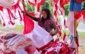 Jelang-HUT-RI-Penjualan-Bendera-di-Siak-Meningkat-Pedagang-Tak-Jual-Bendera-One-Piece.jpg