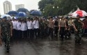 Jokowi-JK-Jalan-ke-Monas-Ikut-Salat-Jumat-Bersama.jpg