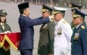 Jokowi-beri-penghargaan-ke-jenderal.jpg