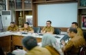 Kadisdik-Riau-pimpin-rapat1.jpg