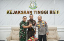 Kapolda-Kajati-dan-Pangdam-Bahas-Masa-Depan-Penegakan-Hukum-di-Riau.jpg