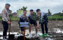 Kapolda-Riau-Launching-Green-Policing-Runners-Dengan-Tanam-100-Pohon.jpg