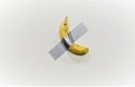 Karya-seni-pisang-dilakban-berjudul-Comedian-ciptaan-Maurizio-Cattelan.jpg