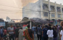Kebakaran-di-Pekanbaru-Jadi-Tontonan-Warga-Berkerumun-hingga-Live-TikTok.jpg