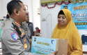 Kombes-Pol-Taufiq-salurkan-sembako.jpg