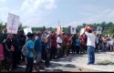 Masyarakat-Balai-Jaya-lakukan-unjuk-rasa.jpg