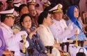 Megawati-saat-serahterima-KRI.jpg
