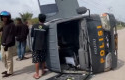 Mobil-Polisi-Bawa-14-Tahanan-Terbalik-di-Selinsing-Dumai-Begini-Kondisinya.jpg