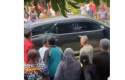 Mobil-kapolres-di-adang-massa.jpg