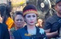 Momo-Geisha-di-Pemakaman-Ayahnya.jpg