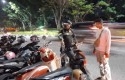 Parkir-liar-di-depan-mal-ska.jpg