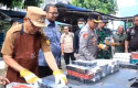 Pemusnahan-rokok-ilegal-di-tembilahan.jpg