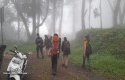 Pendaki-Gunung-Marapi-turun.jpg