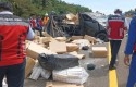 Pikap-terbalik-di-Tol-Permai.jpg