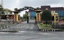 Polda-Riau-diblokade-kawat-berduri.jpg