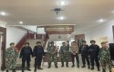 Polda-dan-TNI-patroli-di-KPU-Riau.jpg