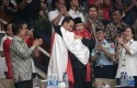 Prabowo-dan-Jokowi-berpelukan.jpg