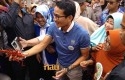 Sandiaga-Uno-Beli-Sekilo-Cabai-Merah.jpg