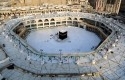 Suasana-kosong-di-area-sekitar-Kabah-di-dalam-Masjidil-Haram.jpg