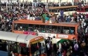 Suasana-penuh-sesak-di-Terminal-India.jpg