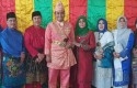 Syamsuar-dan-istri-bersama-anak-anak.jpg