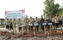 Tanam-bibit-mangrove-di-meranti.jpg
