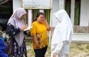 Tangis-Haru-Bidan-Kampung-Terpencil-Curhat-Soal-Fasilitas-ke-Bupati-Siak.jpg
