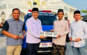 Ustaz-Abdul-Somad-Terima-Bantuan-Ambulans-dari-Menko-Pangan-Zulkifli-Hasan.jpg