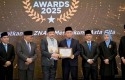 Wali-Kota-Pekanbaru-Terima-Penghargaan-Baznas-Awards-2025.jpg