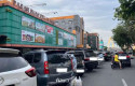 Warga-Keluhkan-Parkir-Semrawut-di-Pasar-Buah-Sudirman.jpg