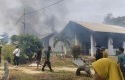 Warga-Mengamuk-Kantor-dan-Mess-Karyawan-PT-SSL-di-Tumang-Dibakar.jpg
