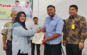 bupati-siak-serakan-sertifikat-tana.jpg