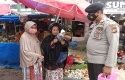 masker-gratis-di-pasar.jpg