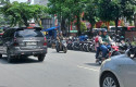 parkir-liar-di-depan-rs-awal-bros-a-yani.jpg