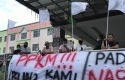 pedagang-STC-Pasang-bendera-putih3.jpg