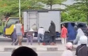 pemotor-jatuh-dari-flyover.jpg