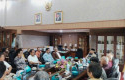 pendeta-di-dprd-riau.jpg