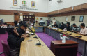 rapat-kasus-bully-di-dprd-riau.jpg