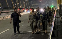 satpol-pp-tertibkan-pkl-di-jembatan-siak.jpg